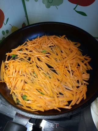 Stir-fried Shredded Carrots recipe