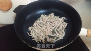 Stir-fried Wormwood with Shredded Pork recipe