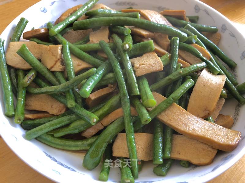 Stir-fried Dried Bean Curd with Cowpea recipe