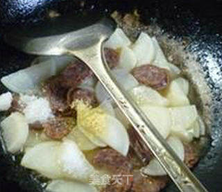 Stir-fried Radish with Spicy Sausage recipe