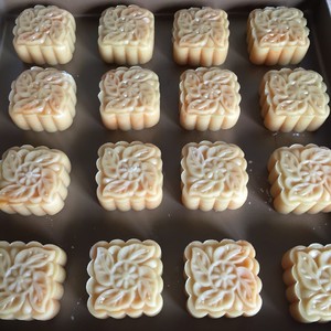 Mung Bean Almond Minced Meat Floss Mooncake recipe