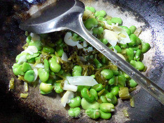 Fried Broad Beans with Pickled Vegetables and Bamboo Shoots recipe