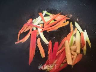 Stir-fried Zucchini with Minced Meat and Dried Vegetables recipe