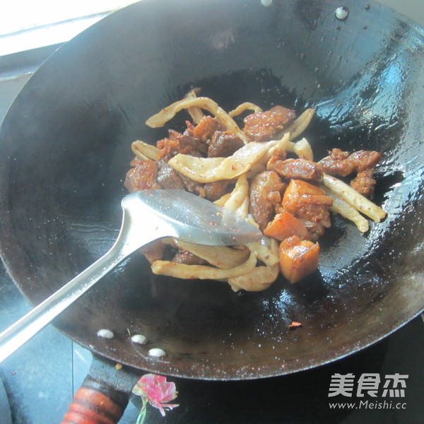 Diced Pork with Dried Radish Strips recipe