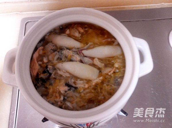Sauerkraut Seafood Claypot recipe