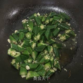 Stir-fried Okra with Garlic recipe