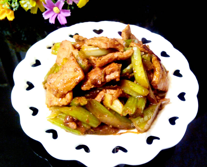 Celery Stir-fried Pork recipe