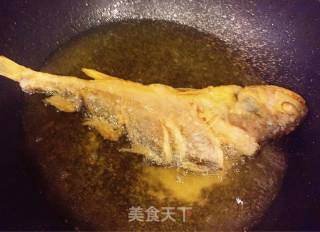 Crispy Yellow Croaker in Tomato Sauce recipe