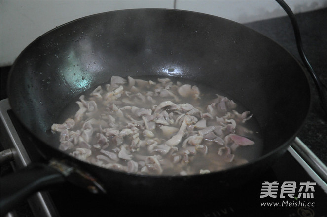 Dad’s Favorite Dish to Go with Alcohol---stir-fried Chicken Gizzard Flowers recipe