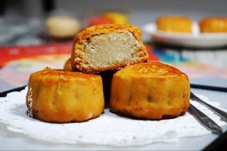 Cantonese-style Moon Cakes with Lotus Paste Filling recipe