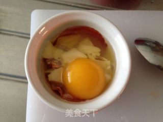 Easter Breakfast Pattern-bacon, Tomato and Egg Cup recipe