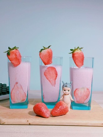 Strawberry Milkshake recipe