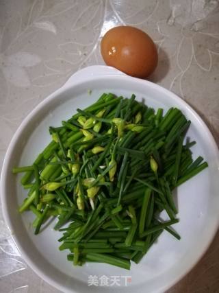 Braised Noodles with Chives and Eggs recipe