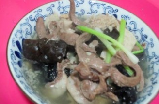 Black Fungus Pork Heart Soup recipe