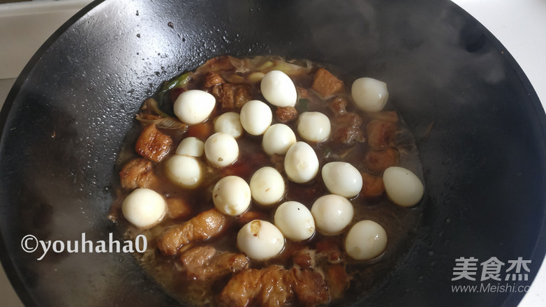 Roast Pork with Quail Eggs recipe