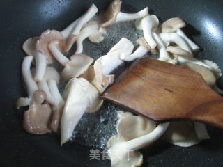 Stir-fried Bean Tendon with Shredded Mustard and Mushroom recipe