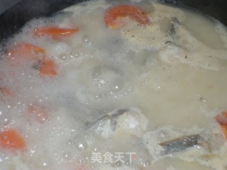 Carrot Tomato Fish Bone Soup recipe
