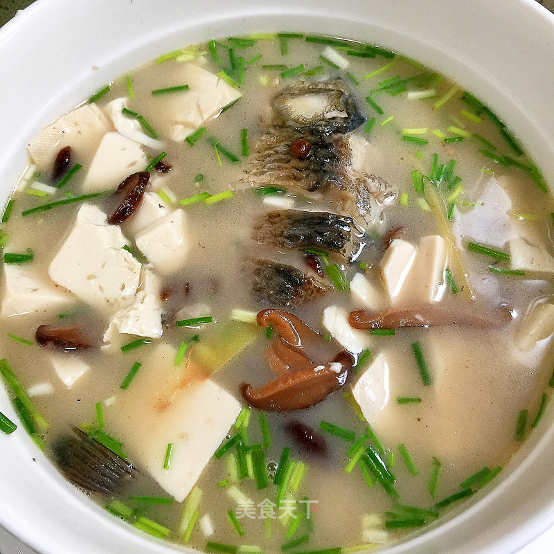 Tofu, Mushroom and Crucian Carp Soup recipe