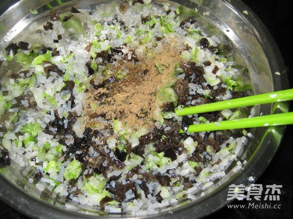 Fungus and Cabbage Vermicelli Bag recipe