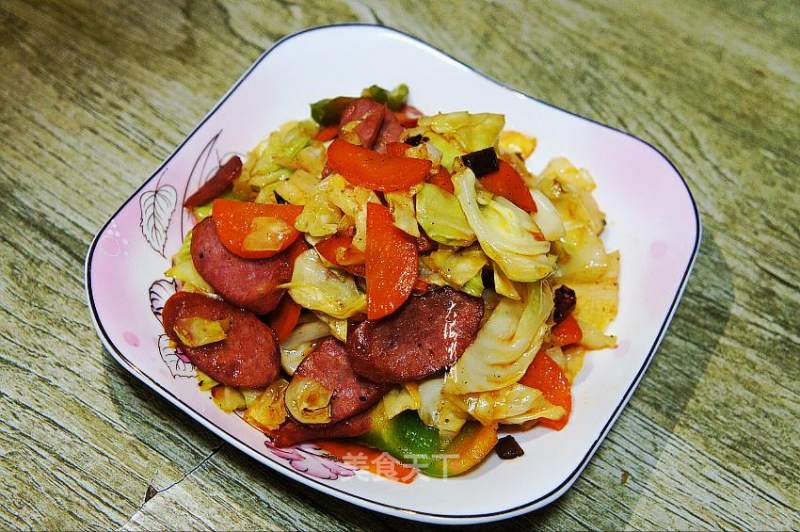 Stir-fried Kale with Black Pepper Beef Sausage recipe