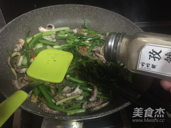 Fried Squid with Celery recipe