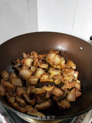 Stir-fried Bacon with Red Pepper and Garlic recipe