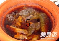 Stewed Black-bone Chicken in Siwu Soup recipe