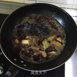 Braised Pork Ribs with Beans recipe