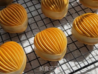 Golden Peach Jujube Mud Mooncake recipe