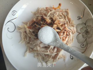 Stir-fried Chicken Shredded recipe