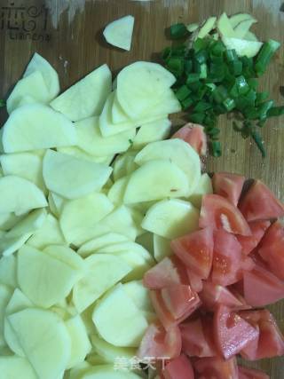 Stir-fried Potatoes with Tomatoes recipe