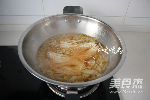 Lamb Noodles in Sour Soup recipe