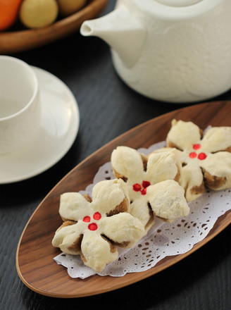 Chestnut Fragrant Plum Cake recipe