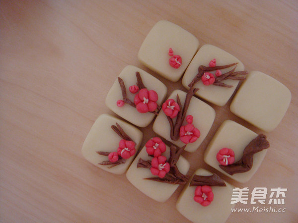 Creative Chinese Pastry Red Plum Primula recipe