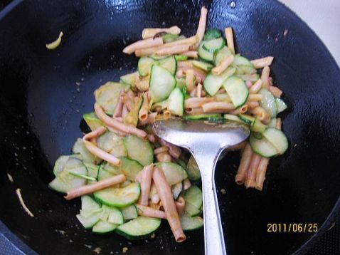 Stir-fried Sea Intestine with Cucumber recipe