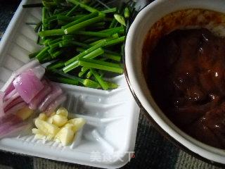 Stir-fried Pork Liver with Leek Flower recipe