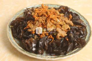 Stir-fried Fungus with Pork and Cordyceps recipe