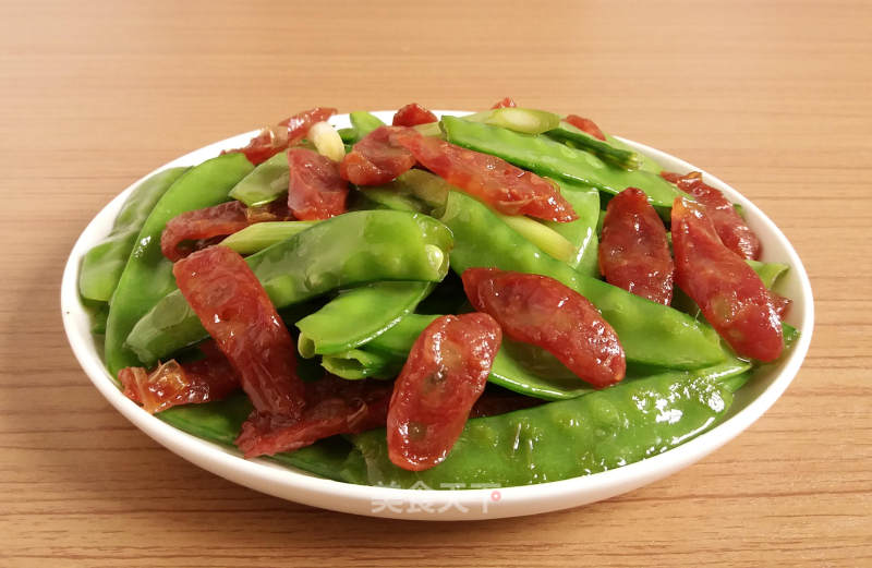 Stir-fried Sausage with Blue Beans recipe