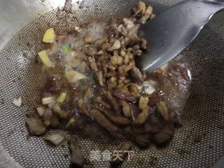 Stir-fried Pork with Garlic Sprouts recipe