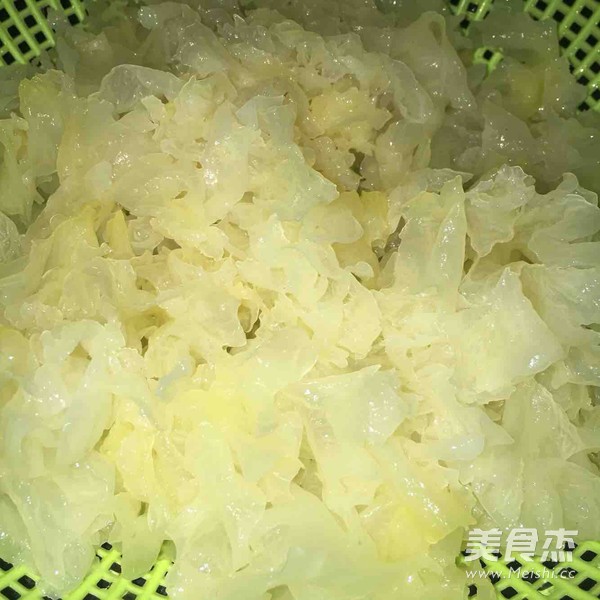 Snow Fungus Syrup recipe