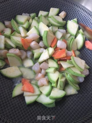 Fried Zucchini with Fresh Scallops recipe