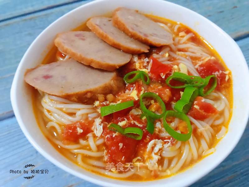Meat, Ginseng, Tomato and Egg Noodles recipe