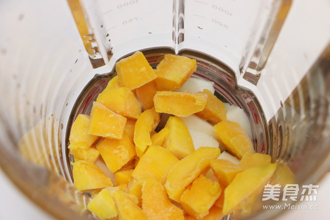 Mango Yogurt Smoothie recipe
