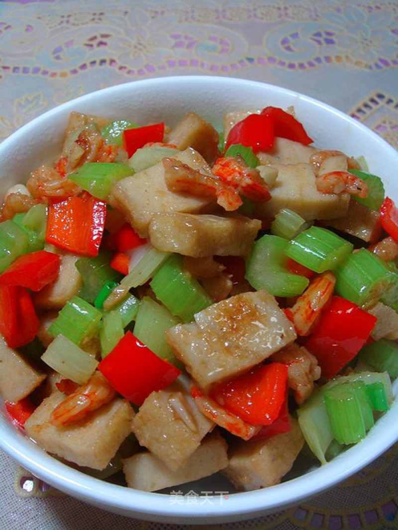 Fried Fish Cakes with Celery and Shrimp