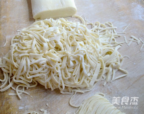 Braised Noodles with Beans recipe