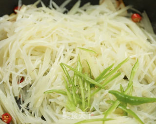 Hot and Sour Potato Shreds recipe