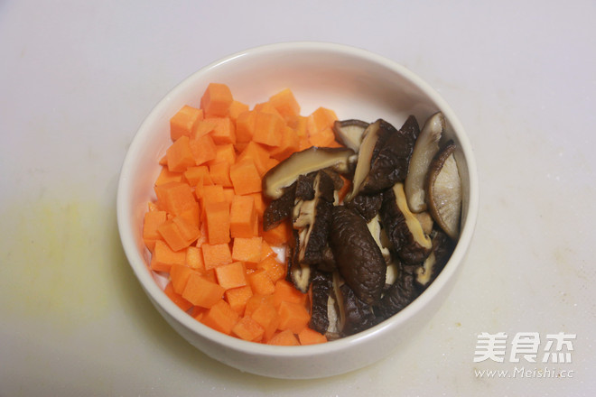 Mushroom Chicken Claypot Rice recipe