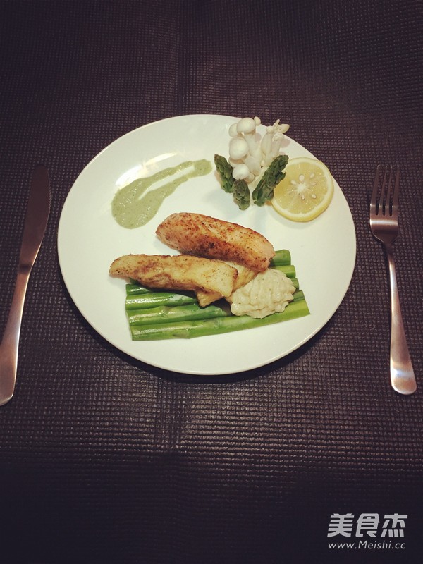 Pan-fried Salmon, Cod, Dragon Fish with Asparagus. recipe