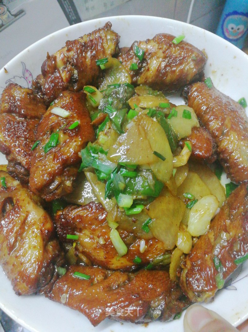 Fried Potato Chips with Chicken Wings recipe