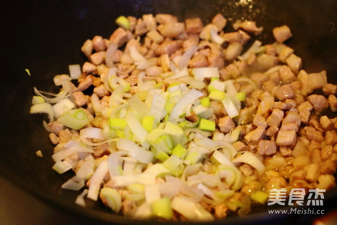 Pork Buns with Mushroom Sauce recipe